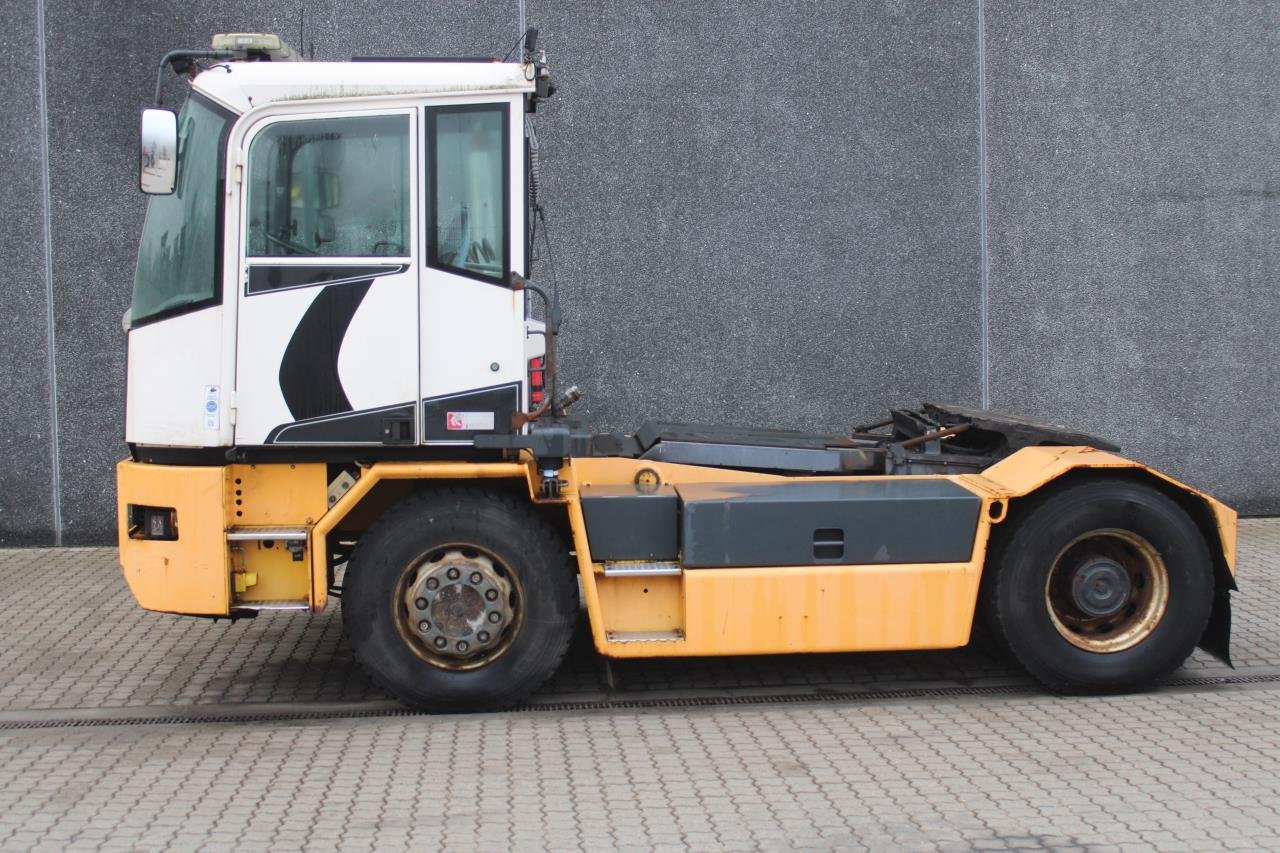 Kalmar TR618I - Terminalski traktor: slika 1 Kalmar TR618I - Terminalski traktor: slika 1