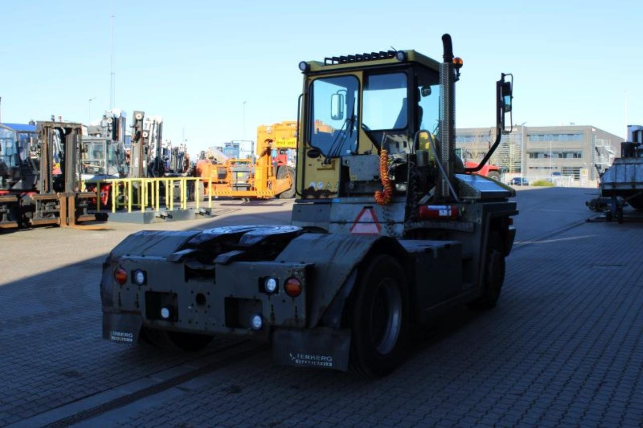 Terberg RT223 - Terminalski traktor: slika 3 Terberg RT223 - Terminalski traktor: slika 3