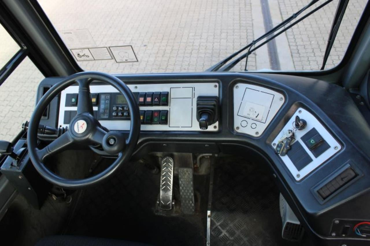 Terberg YT182 - Terminalski traktor: slika 4 Terberg YT182 - Terminalski traktor: slika 4