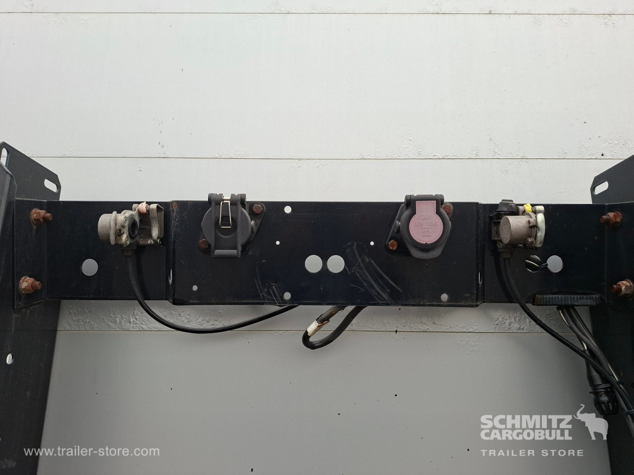 KOEGEL Auflieger Curtainsider Mega - Polprikolica s ponjavo: slika 3 KOEGEL Auflieger Curtainsider Mega - Polprikolica s ponjavo: slika 3