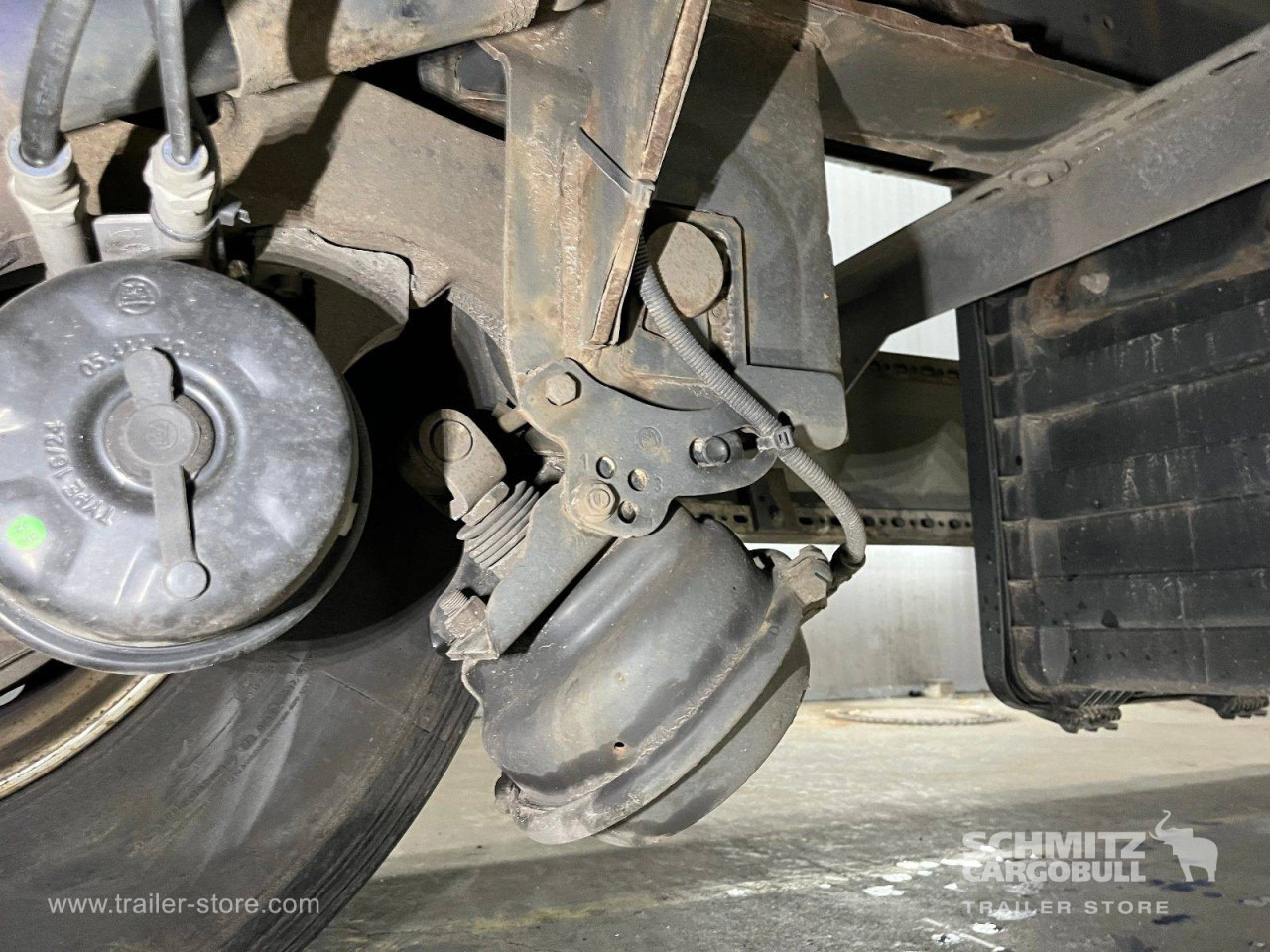 KRONE Auflieger Curtainsider Standard Forklift holder - Polprikolica s ponjavo: slika 3 KRONE Auflieger Curtainsider Standard Forklift holder - Polprikolica s ponjavo: slika 3