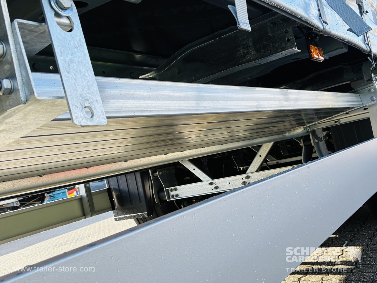 SCHMITZ Auflieger Curtainsider Mega - Polprikolica s ponjavo: slika 2 SCHMITZ Auflieger Curtainsider Mega - Polprikolica s ponjavo: slika 2