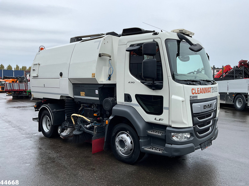 DAF FA LF 230 Euro 6 Johnston VT652 Just 87.278 km! - Vozilo za pometanje: slika 4 DAF FA LF 230 Euro 6 Johnston VT652 Just 87.278 km! - Vozilo za pometanje: slika 4