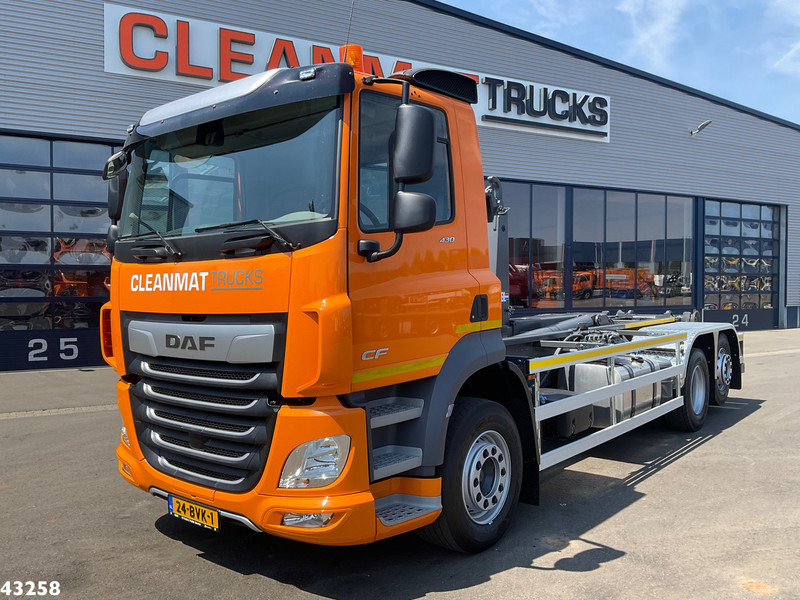 DAF FAN CF 430 VDL 21 Ton haakarmsysteem - Kotalni prekucni tovornjak: slika 2 DAF FAN CF 430 VDL 21 Ton haakarmsysteem - Kotalni prekucni tovornjak: slika 2