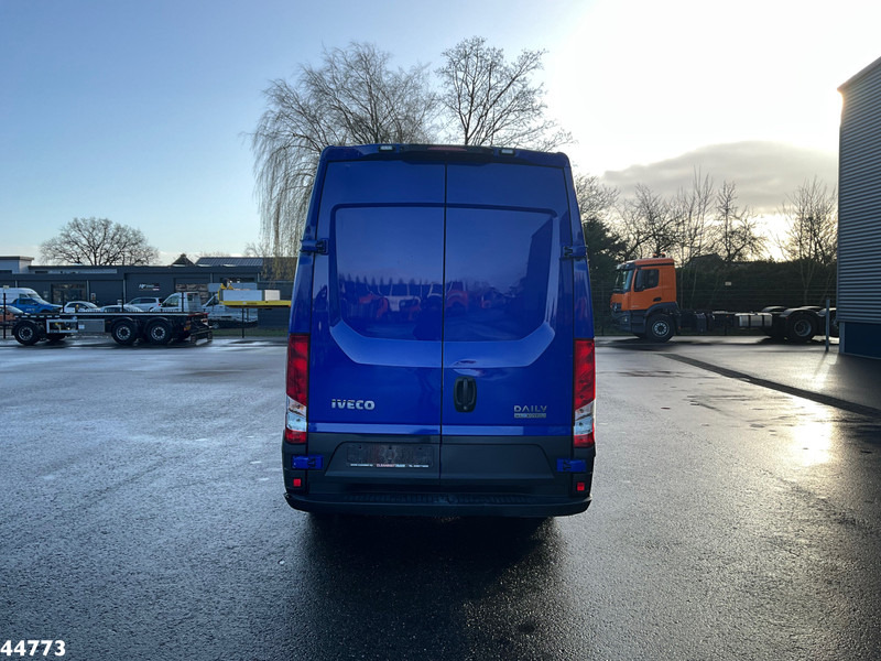 Iveco Daily 35C18 RIONED hogedrukwater installatie - Vakuumski tovornjak: slika 4 Iveco Daily 35C18 RIONED hogedrukwater installatie - Vakuumski tovornjak: slika 4