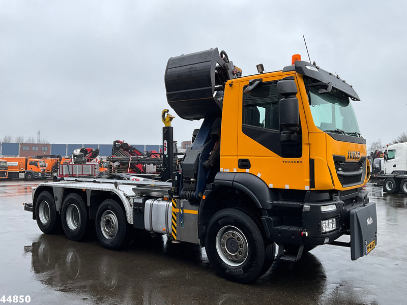 Iveco Trakker AD380T41W 8x6 Euro 6 HMF 19 Tonmeter Z-kraan - Kotalni prekucni tovornjak, Tovornjak z dvigalom: slika 5 Iveco Trakker AD380T41W 8x6 Euro 6 HMF 19 Tonmeter Z-kraan - Kotalni prekucni tovornjak, Tovornjak z dvigalom: slika 5