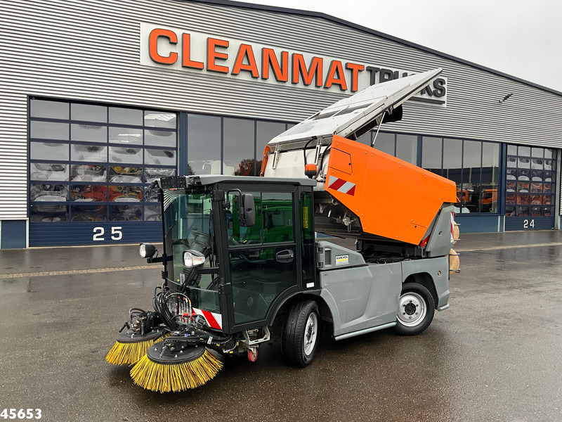 Kärcher MC 250 Just 16.579 km! - Vozilo za pometanje: slika 1 Kärcher MC 250 Just 16.579 km! - Vozilo za pometanje: slika 1