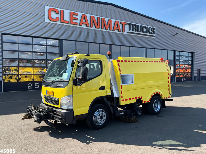 Mitsubishi Canter 7C15 Brock sweeper Just 94.095 km! - Vozilo za pometanje: slika 3 Mitsubishi Canter 7C15 Brock sweeper Just 94.095 km! - Vozilo za pometanje: slika 3