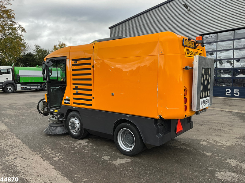 Ravo 540 with 3-rd brush - Vozilo za pometanje: slika 4 Ravo 540 with 3-rd brush - Vozilo za pometanje: slika 4