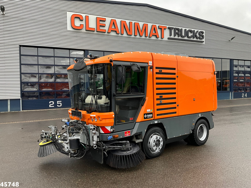 Ravo 580 with 3-rd brush - Vozilo za pometanje: slika 3 Ravo 580 with 3-rd brush - Vozilo za pometanje: slika 3