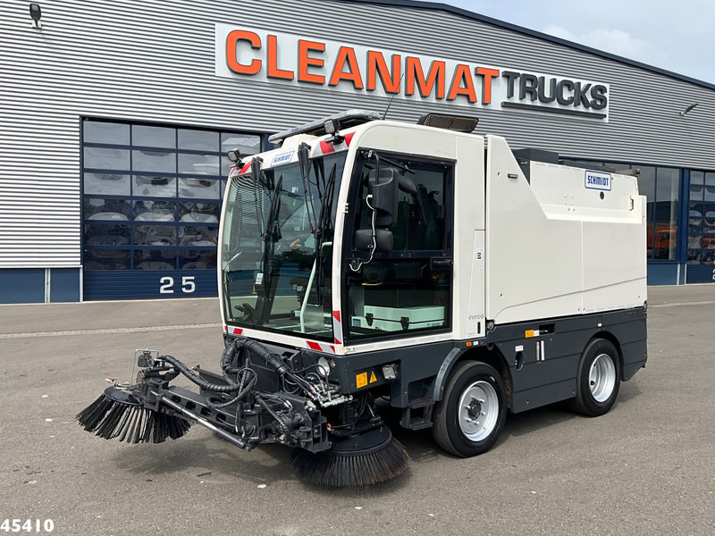 Schmidt Cleango 500 Compact Euro 6 with 3-rd brush - Vozilo za pometanje: slika 2 Schmidt Cleango 500 Compact Euro 6 with 3-rd brush - Vozilo za pometanje: slika 2