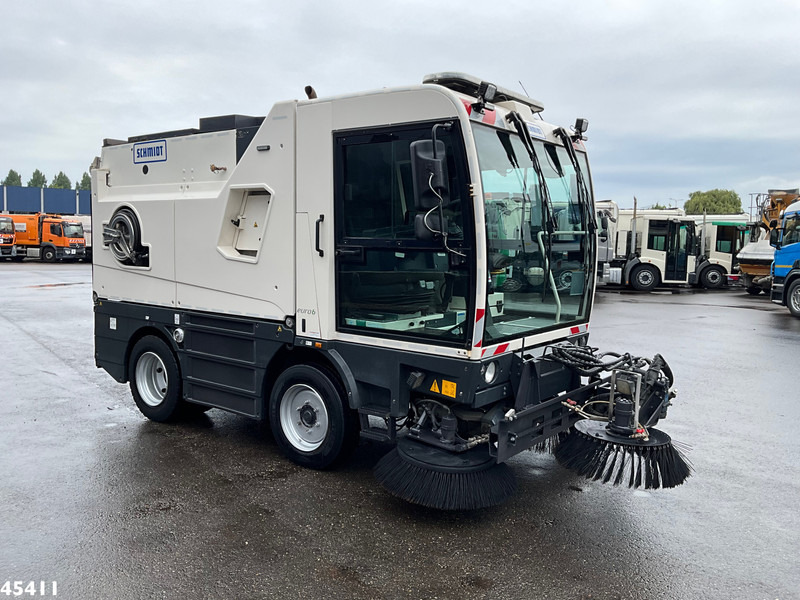 Schmidt Cleango 500 Compact Euro 6 with 3-rd brush - Vozilo za pometanje: slika 3 Schmidt Cleango 500 Compact Euro 6 with 3-rd brush - Vozilo za pometanje: slika 3