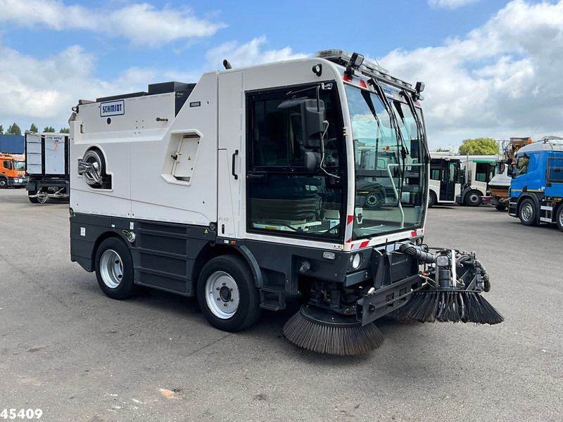 Schmidt Cleango 500 Compact Euro 6 with 3-rd brush - Vozilo za pometanje: slika 3 Schmidt Cleango 500 Compact Euro 6 with 3-rd brush - Vozilo za pometanje: slika 3