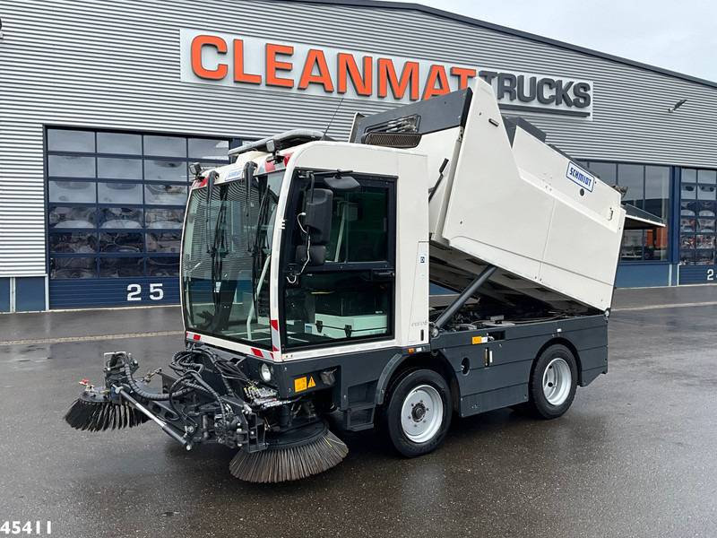 Schmidt Cleango 500 Compact Euro 6 with 3-rd brush - Vozilo za pometanje: slika 1 Schmidt Cleango 500 Compact Euro 6 with 3-rd brush - Vozilo za pometanje: slika 1