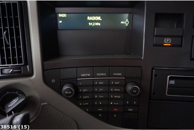 Kotalni prekucni tovornjak, Tovornjak z dvigalom Volvo FM 410 HMF 21 Tonmeter laadkraan: slika 16