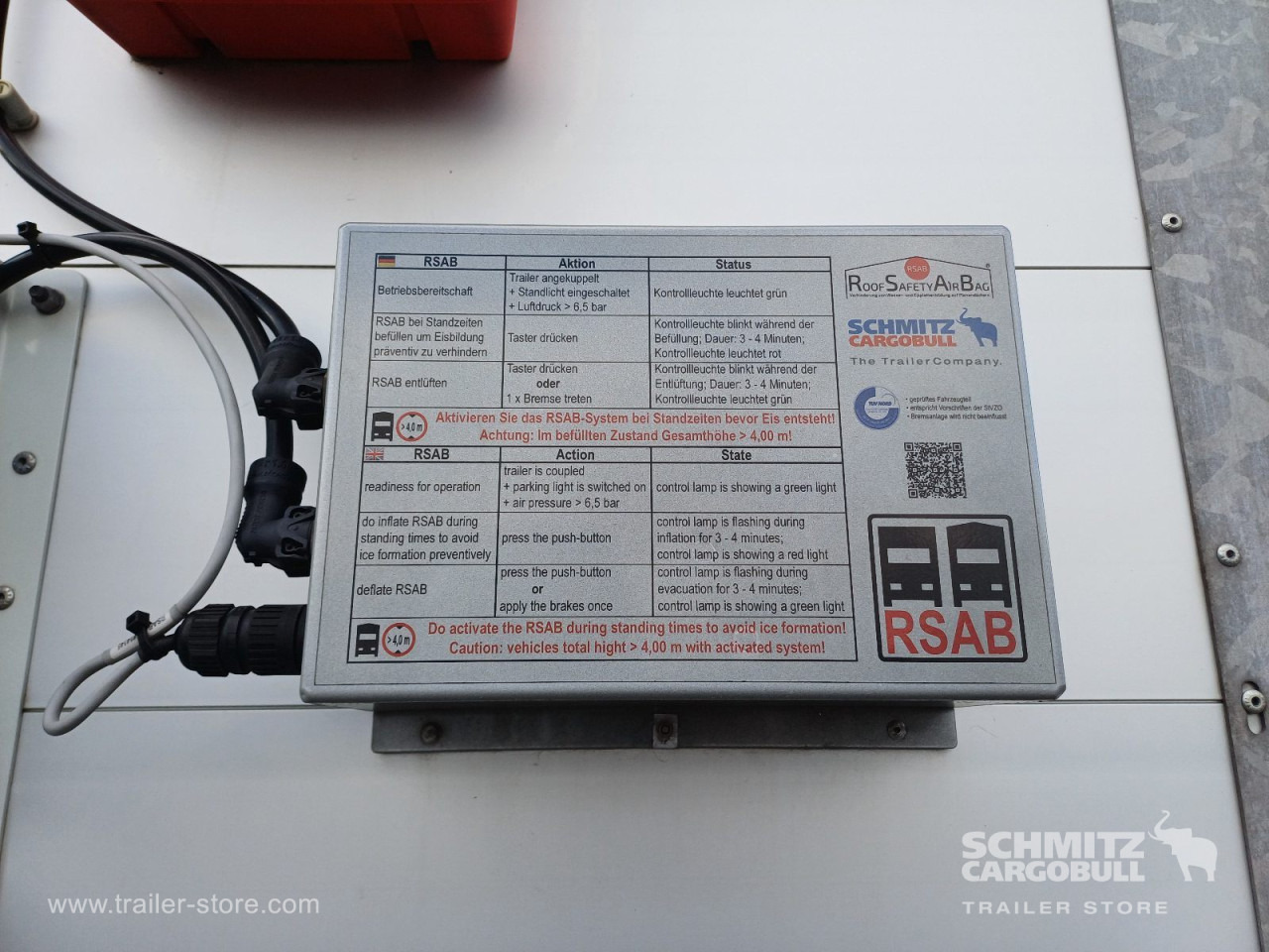 SCHMITZ Auflieger Curtainsider Standard - Polprikolica s ponjavo: slika 3 SCHMITZ Auflieger Curtainsider Standard - Polprikolica s ponjavo: slika 3