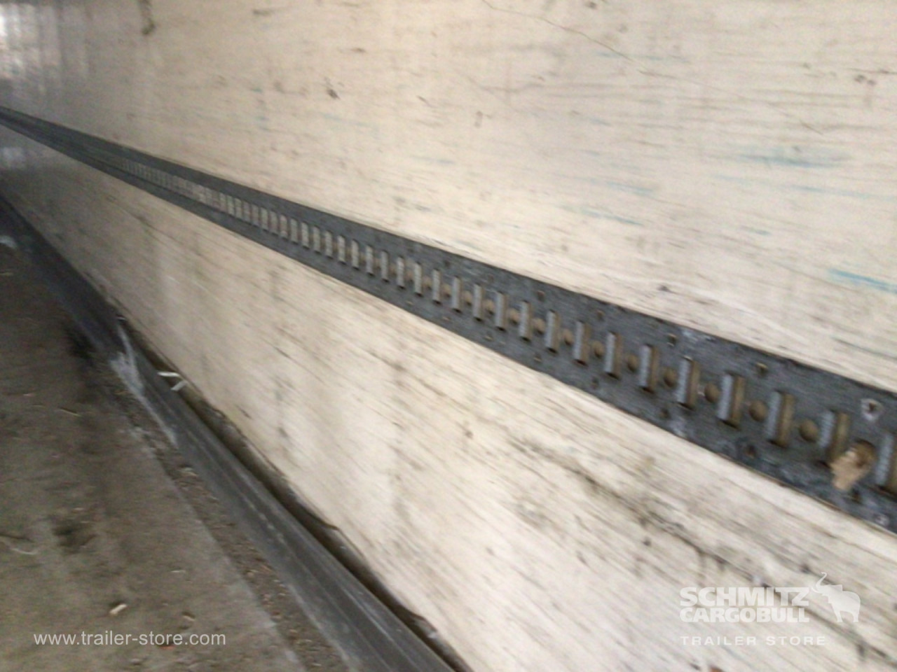 KRONE Reefer Standard Taillift - Izotermična polprikolica: slika 3 KRONE Reefer Standard Taillift - Izotermična polprikolica: slika 3