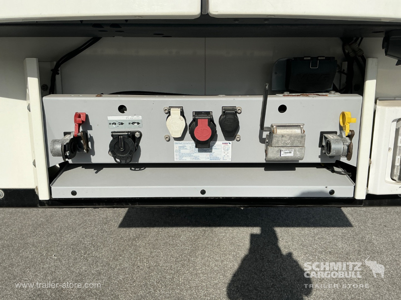 SCHMITZ Reefer Standard - Izotermična polprikolica: slika 2 SCHMITZ Reefer Standard - Izotermična polprikolica: slika 2