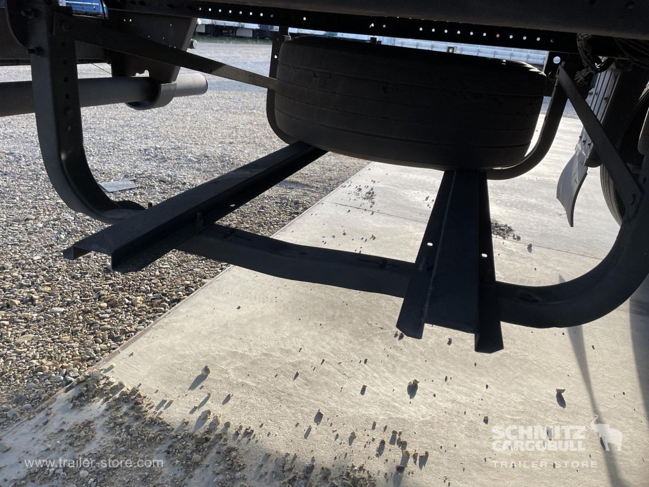 SCHMITZ Remolque Frigo Standard - Prikolica hladilnik: slika 3 SCHMITZ Remolque Frigo Standard - Prikolica hladilnik: slika 3