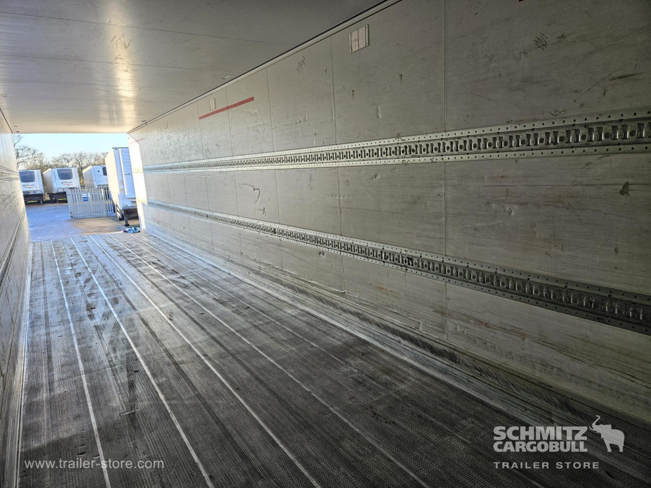 SCHMITZ Reefer Standard - Izotermična polprikolica: slika 3 SCHMITZ Reefer Standard - Izotermična polprikolica: slika 3