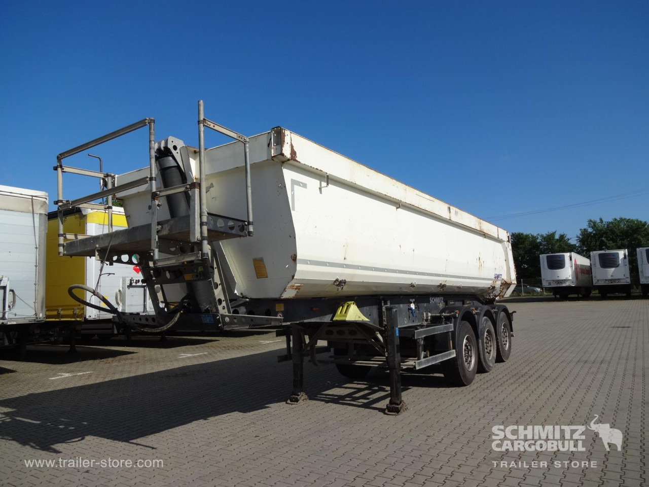 SCHMITZ Tipper Steel half pipe body 28m³ - Kiper polprikolica: slika 4 SCHMITZ Tipper Steel half pipe body 28m³ - Kiper polprikolica: slika 4