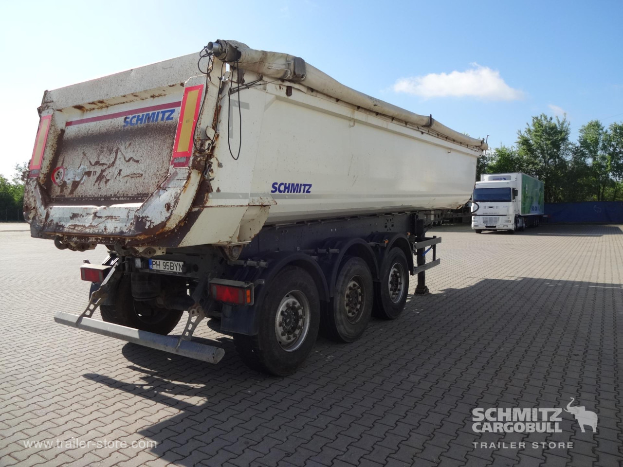 SCHMITZ Tipper Steel half pipe body 28m³ - Kiper polprikolica: slika 2 SCHMITZ Tipper Steel half pipe body 28m³ - Kiper polprikolica: slika 2