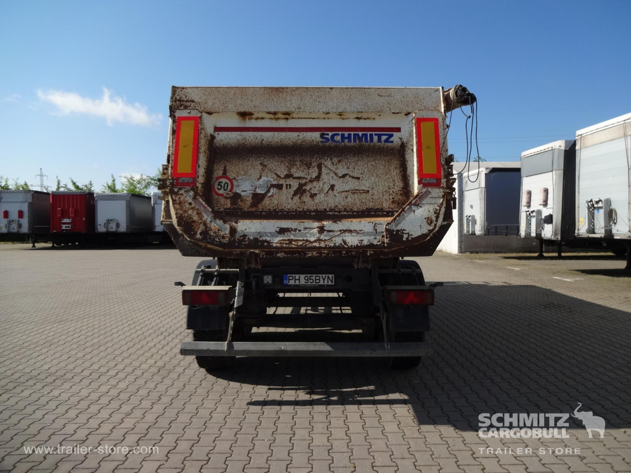 SCHMITZ Tipper Steel half pipe body 28m³ - Kiper polprikolica: slika 5 SCHMITZ Tipper Steel half pipe body 28m³ - Kiper polprikolica: slika 5