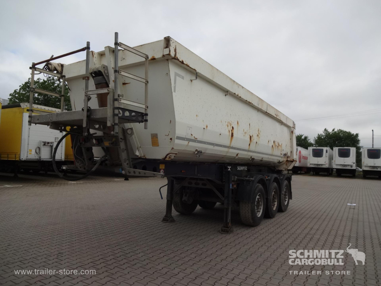 SCHMITZ Tipper Steel half pipe body 28m³ - Kiper polprikolica: slika 5 SCHMITZ Tipper Steel half pipe body 28m³ - Kiper polprikolica: slika 5
