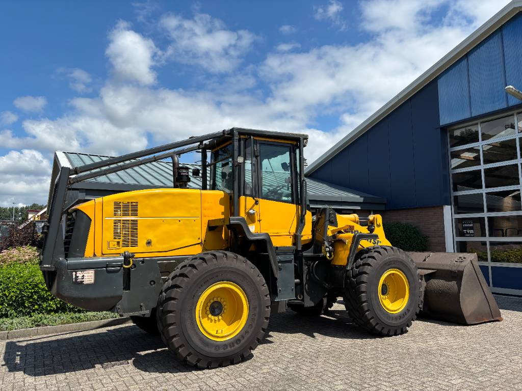 Komatsu WA 320-5 - Kolesni nakladalec: slika 4 Komatsu WA 320-5 - Kolesni nakladalec: slika 4