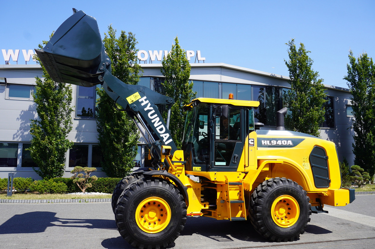 HYUNDAI HL940A articulated loader / year 2021 / weight 13.5t year of production 2021 - Kolesni nakladalec: slika 2 HYUNDAI HL940A articulated loader / year 2021 / weight 13.5t year of production 2021 - Kolesni nakladalec: slika 2