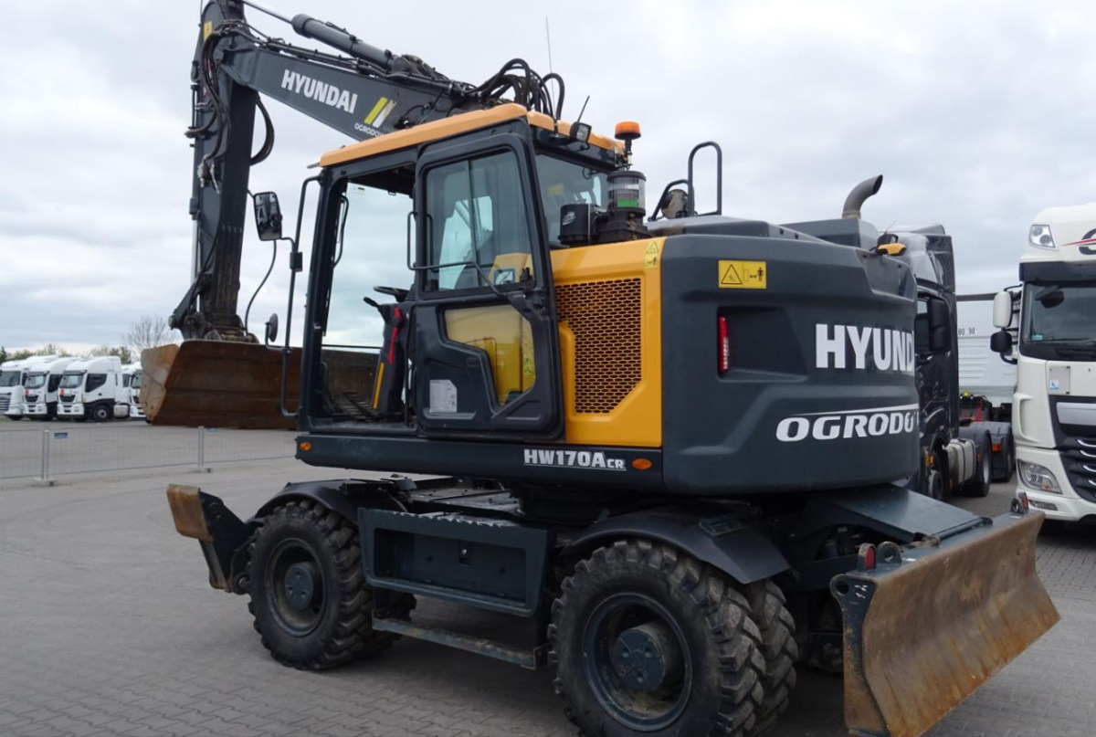 HYUNDAI HW170 ACR wheel excavator / 2000 MTH / 2022 / A/C - Bager na kolesih: slika 5 HYUNDAI HW170 ACR wheel excavator / 2000 MTH / 2022 / A/C - Bager na kolesih: slika 5