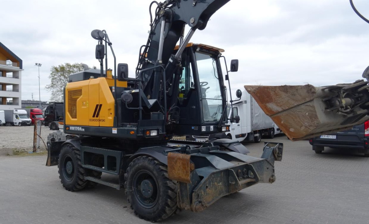 HYUNDAI HW170 ACR wheel excavator / 2000 MTH / 2022 / A/C - Bager na kolesih: slika 3 HYUNDAI HW170 ACR wheel excavator / 2000 MTH / 2022 / A/C - Bager na kolesih: slika 3