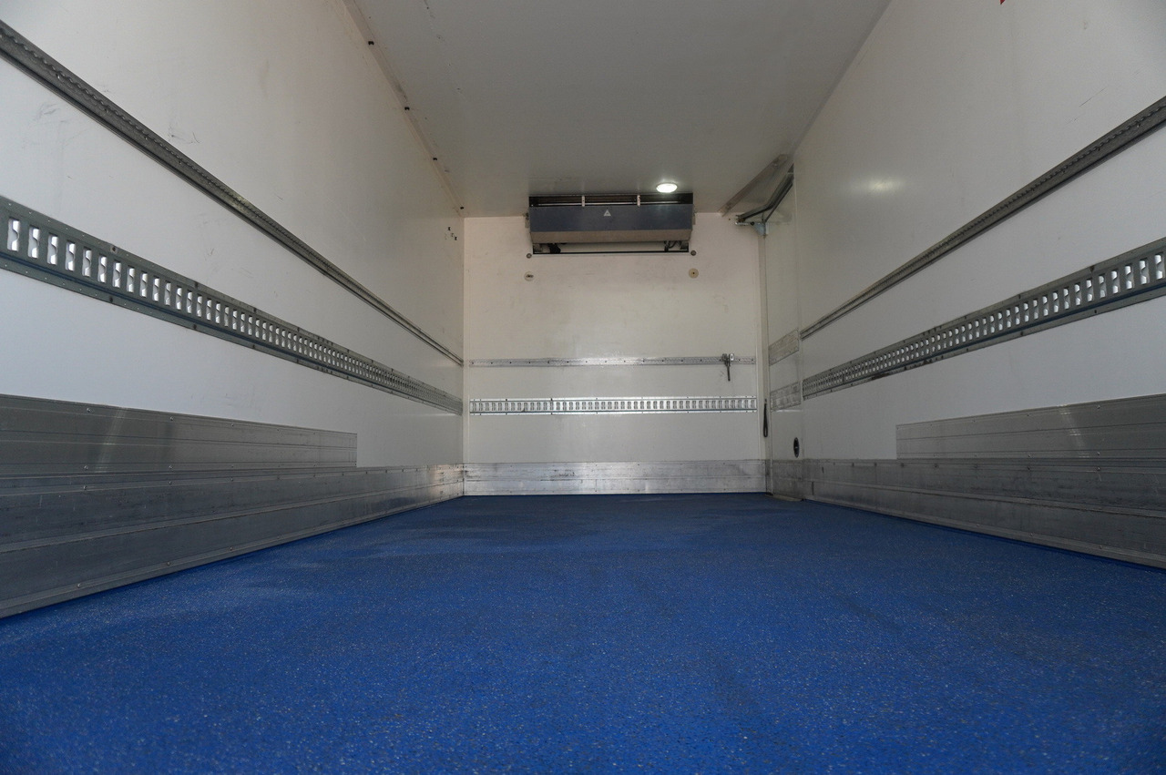 IVECO Eurocargo 100-190 4x2 E6 / Refrigerator / Dhollandia 1.5 T - Tovornjak hladilnik: slika 5 IVECO Eurocargo 100-190 4x2 E6 / Refrigerator / Dhollandia 1.5 T - Tovornjak hladilnik: slika 5