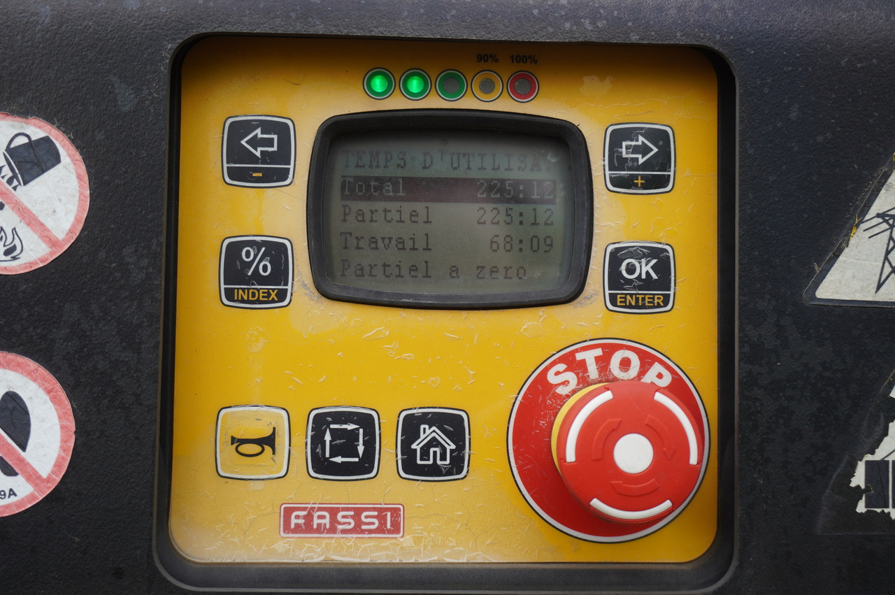 IVECO STRALIS 19.310 E6 / Flatbed 19 EPAL / FASSI F135 / 225 MTH! / 5.7 T - Tovornjak z dvigalom, Tovornjak z dvigalom: slika 2 IVECO STRALIS 19.310 E6 / Flatbed 19 EPAL / FASSI F135 / 225 MTH! / 5.7 T - Tovornjak z dvigalom, Tovornjak z dvigalom: slika 2