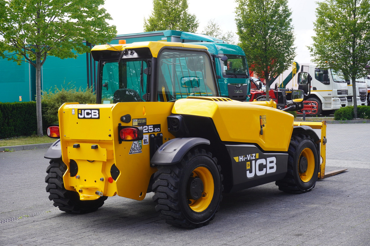 JCB 525-60T5 / 2022 / 860 MTH! / 2.5 T / Reach 6 m / joystick - Teleskopski kolesni nakladalnik: slika 5 JCB 525-60T5 / 2022 / 860 MTH! / 2.5 T / Reach 6 m / joystick - Teleskopski kolesni nakladalnik: slika 5