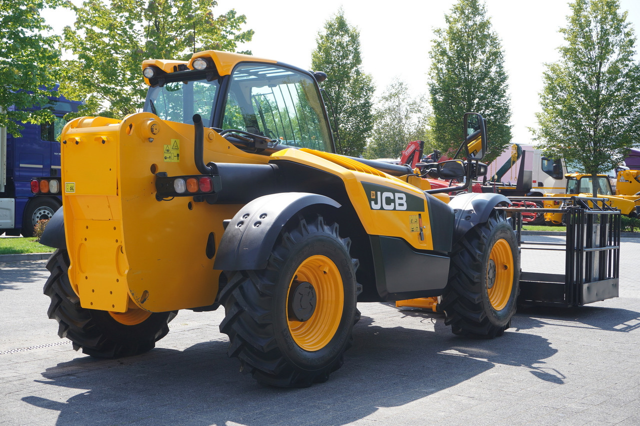JCB 535-95 / 3.5 T / range 9.5 m / joystick - Teleskopski kolesni nakladalnik: slika 4 JCB 535-95 / 3.5 T / range 9.5 m / joystick - Teleskopski kolesni nakladalnik: slika 4