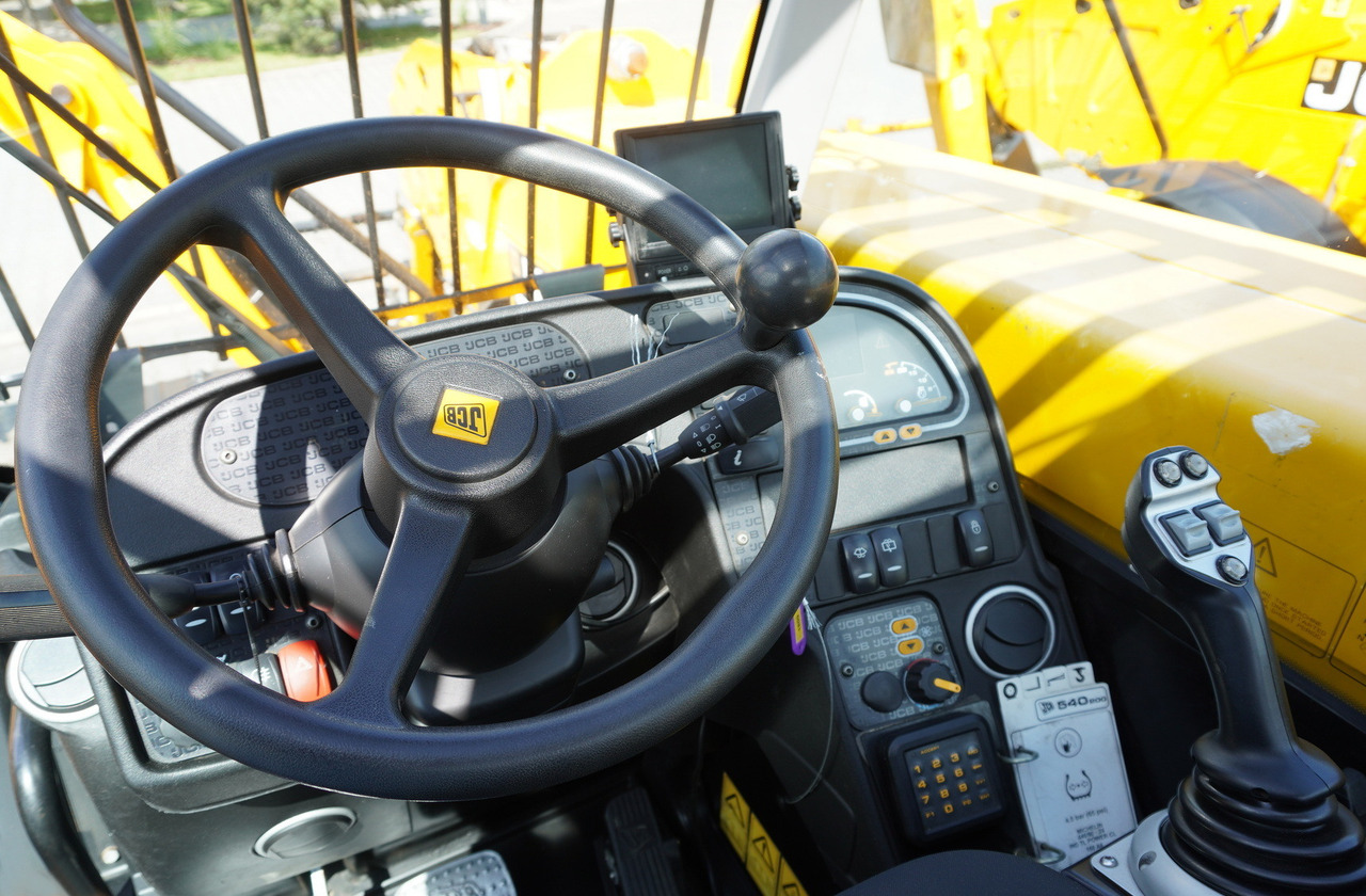 JCB 540-200 Telescopic Loader / 20 m reach / joystick / 2 units - Teleskopski viličar: slika 4 JCB 540-200 Telescopic Loader / 20 m reach / joystick / 2 units - Teleskopski viličar: slika 4
