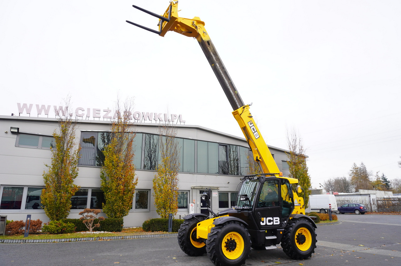 JCB 560-80 / 6 ton lifting capacity / power 146 HP - Kolesni nakladalec: slika 1 JCB 560-80 / 6 ton lifting capacity / power 146 HP - Kolesni nakladalec: slika 1