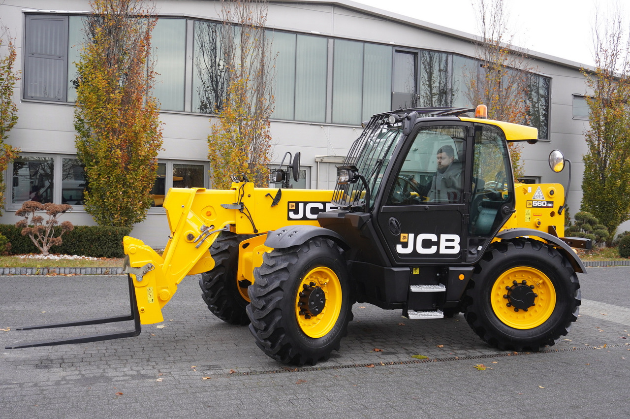 JCB 560-80 / 6 ton lifting capacity / power 146 HP - Kolesni nakladalec: slika 4 JCB 560-80 / 6 ton lifting capacity / power 146 HP - Kolesni nakladalec: slika 4