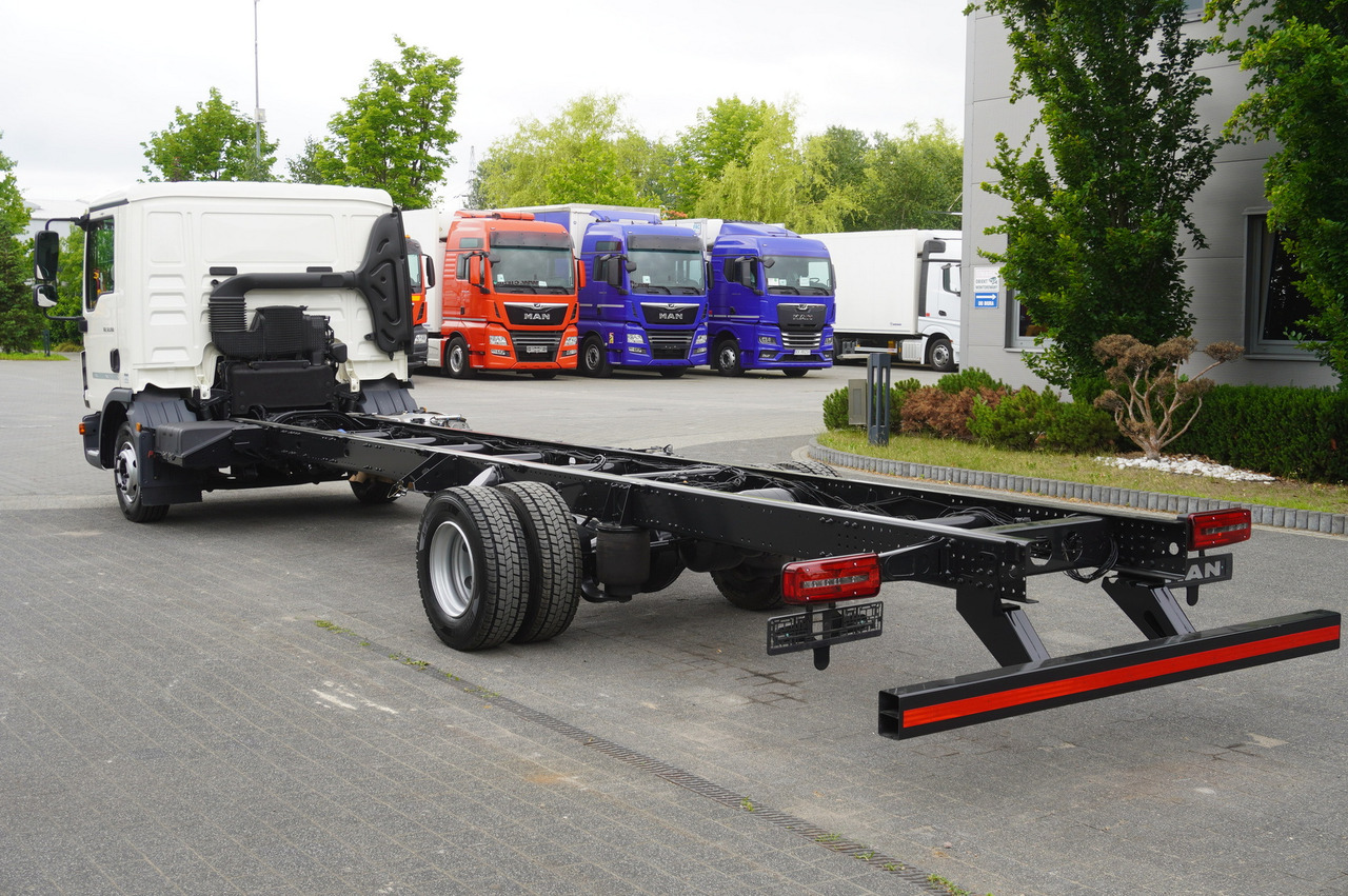 MAN TGL 12.190 / Chassis 8 m / 100 tho. km - Tovornjak-šasija: slika 4 MAN TGL 12.190 / Chassis 8 m / 100 tho. km - Tovornjak-šasija: slika 4