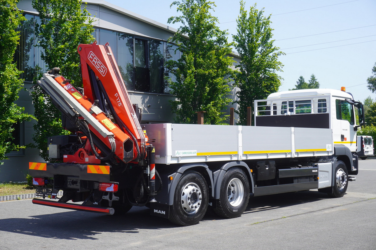 MAN TGS 26.360 Flatbed / Fassi F175 7.7 T / steered 3rd axle - Tovornjak z dvigalom: slika 5 MAN TGS 26.360 Flatbed / Fassi F175 7.7 T / steered 3rd axle - Tovornjak z dvigalom: slika 5