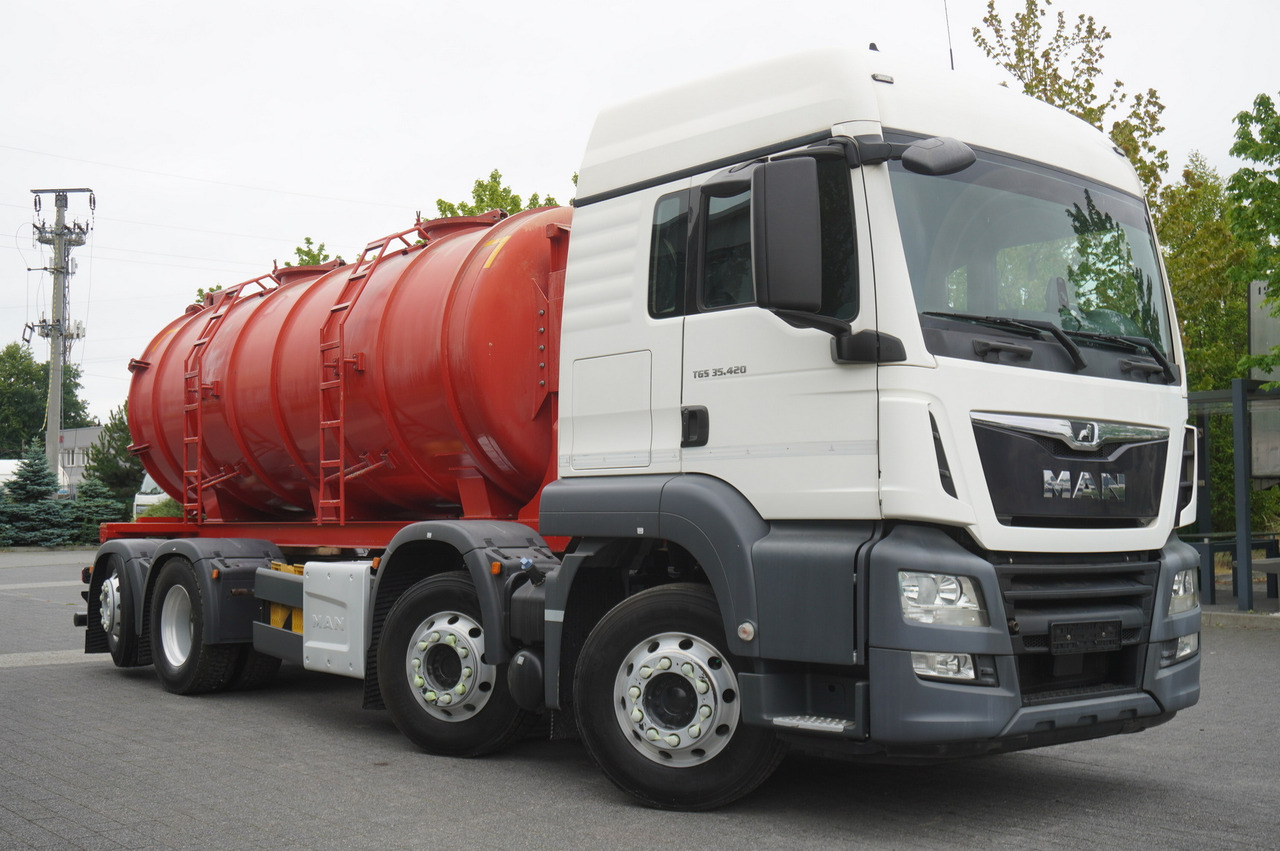 Tovornjak cisterna MAN TGS 35.420 8×2 / NEW septic barrel 13000 L / 3 steered axles: slika 6