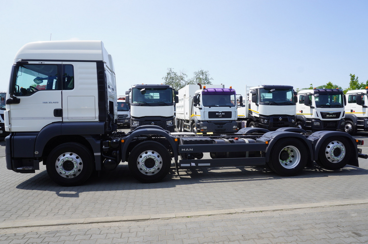 MAN TGS 35.420 8x2 / Chassis 6.4 m / 3 steered axles - Tovornjak z dvigalom: slika 3 MAN TGS 35.420 8x2 / Chassis 6.4 m / 3 steered axles - Tovornjak z dvigalom: slika 3