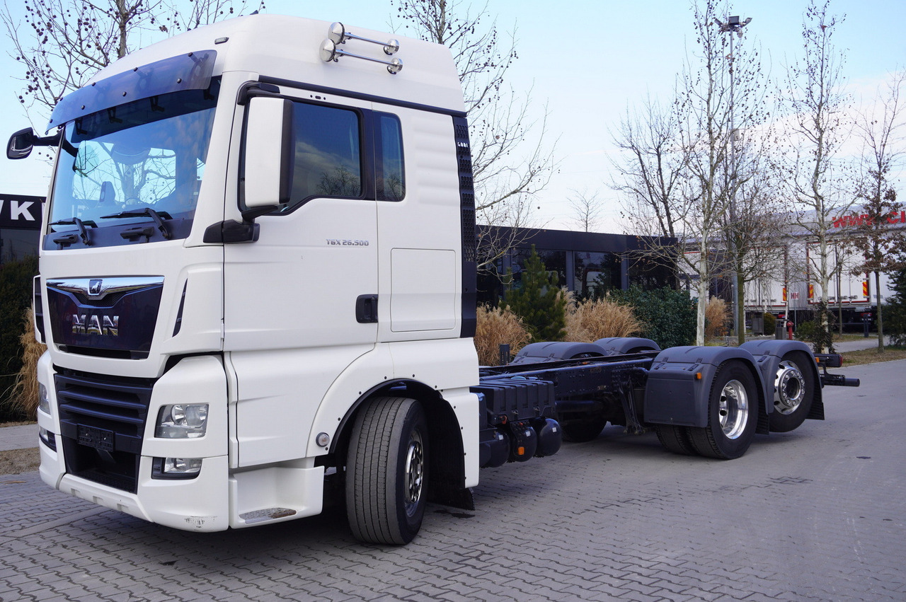 MAN TGX 26,500 / 500 HP / steering 3rd axle / 20 t cap. / Chassis 6.5 m - Tovornjak-šasija: slika 1 MAN TGX 26,500 / 500 HP / steering 3rd axle / 20 t cap. / Chassis 6.5 m - Tovornjak-šasija: slika 1