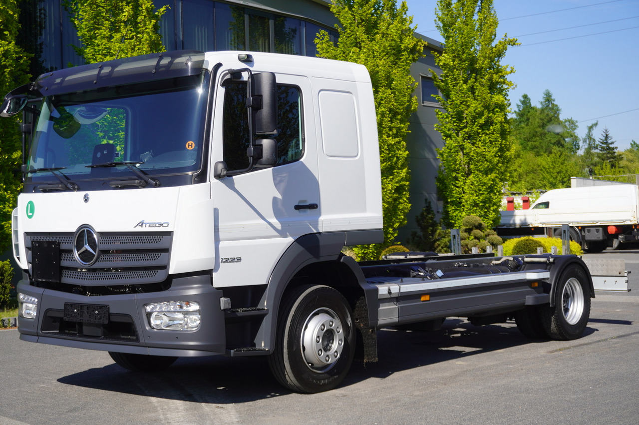 MERCEDES-BENZ 1223 / Full ADR / 440 cm chassis / Sleeper cab / 175 tho. km - Tovornjak-šasija: slika 1 MERCEDES-BENZ 1223 / Full ADR / 440 cm chassis / Sleeper cab / 175 tho. km - Tovornjak-šasija: slika 1