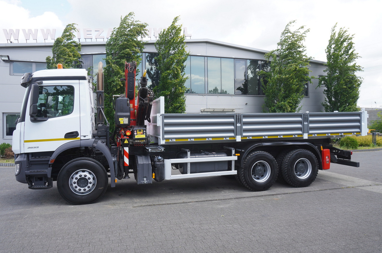 MERCEDES-BENZ AROCS 2633 6x4 / 5.5 T crane FASSI F135 / Tipper 15 EPAL - Tovornjak z dvigalom: slika 3 MERCEDES-BENZ AROCS 2633 6x4 / 5.5 T crane FASSI F135 / Tipper 15 EPAL - Tovornjak z dvigalom: slika 3