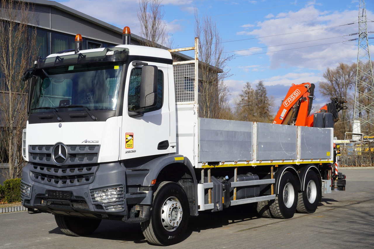 MERCEDES-BENZ AROCS 2636 Flatbed / HDS FASSI F175 7.7 T / 150,000 km - Tovornjak z dvigalom: slika 2 MERCEDES-BENZ AROCS 2636 Flatbed / HDS FASSI F175 7.7 T / 150,000 km - Tovornjak z dvigalom: slika 2