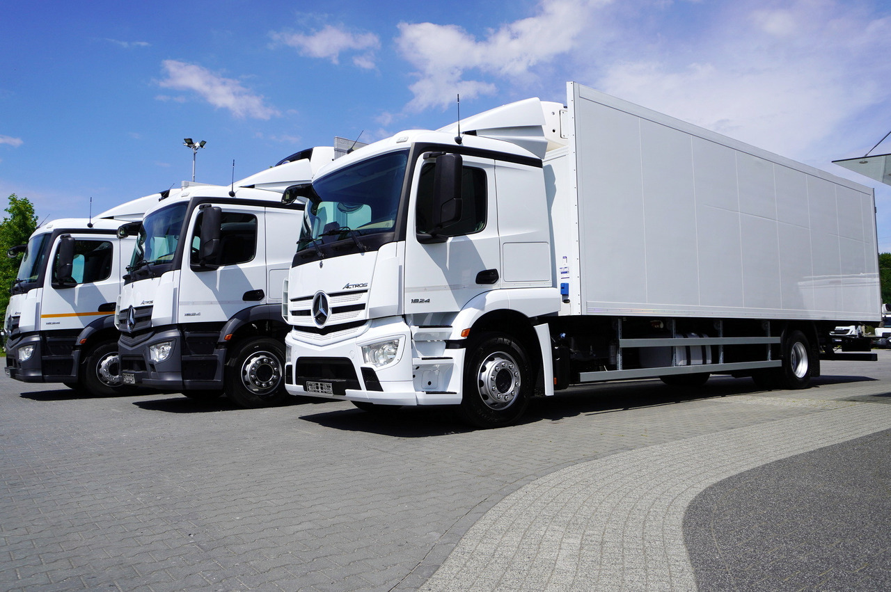 MERCEDES-BENZ Actros 1824 / Refrigerator 22 EPAL / Carrier Supra 1250 / Sleeping cabin / 3 units - Tovornjak hladilnik: slika 5 MERCEDES-BENZ Actros 1824 / Refrigerator 22 EPAL / Carrier Supra 1250 / Sleeping cabin / 3 units - Tovornjak hladilnik: slika 5