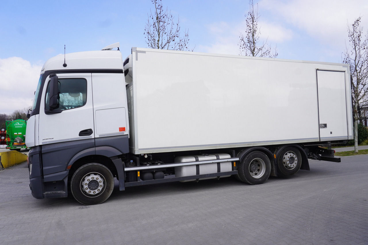 MERCEDES-BENZ Actros 2542 / GIGA cabin / Thermoking 1000R - Tovornjak hladilnik: slika 2 MERCEDES-BENZ Actros 2542 / GIGA cabin / Thermoking 1000R - Tovornjak hladilnik: slika 2