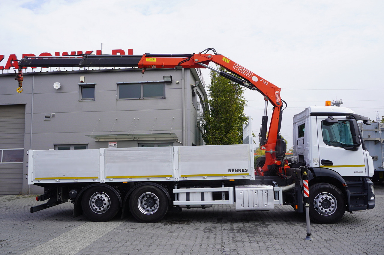 MERCEDES-BENZ Antos 2540 / Flatbed 15 EPAL / Fassi F165 / 6.1 t / 8 m reach / remote control / rotator / 1600 MTH / steered axle - Tovornjak z dvigalom: slika 2 MERCEDES-BENZ Antos 2540 / Flatbed 15 EPAL / Fassi F165 / 6.1 t / 8 m reach / remote control / rotator / 1600 MTH / steered axle - Tovornjak z dvigalom: slika 2